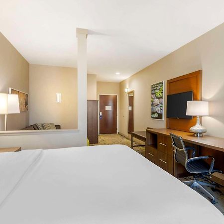 Comfort Inn & Suites Valdosta Extérieur photo